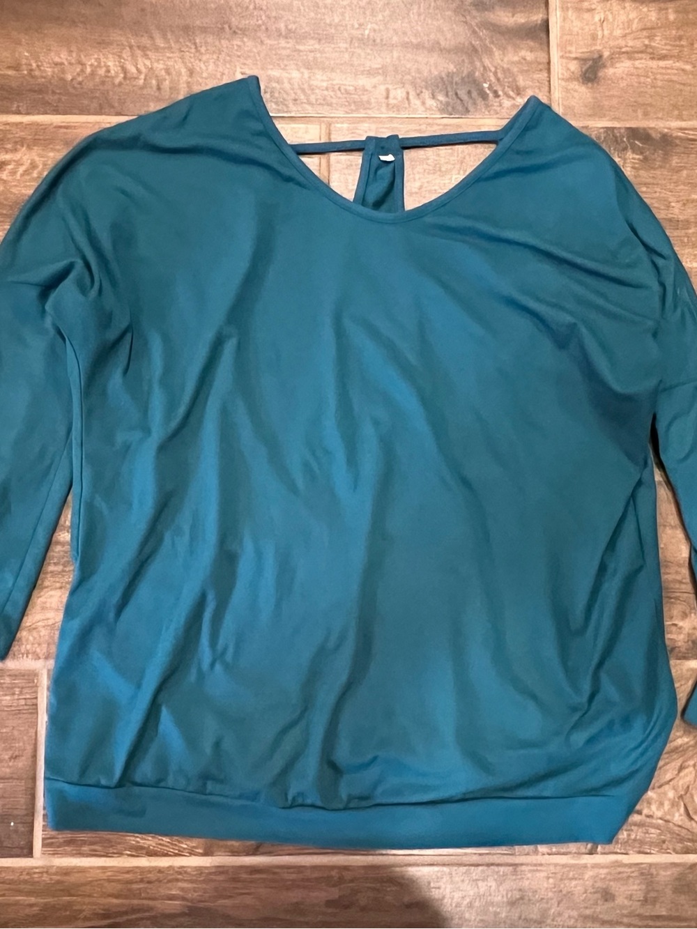 Amazon Teal Long-Sleeve Keyhole Back Top